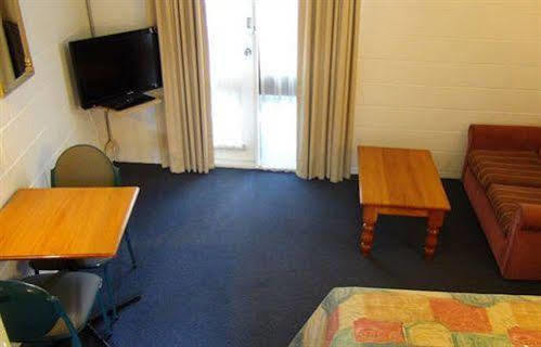 Pathfinder Motel Melbourne Exterior photo